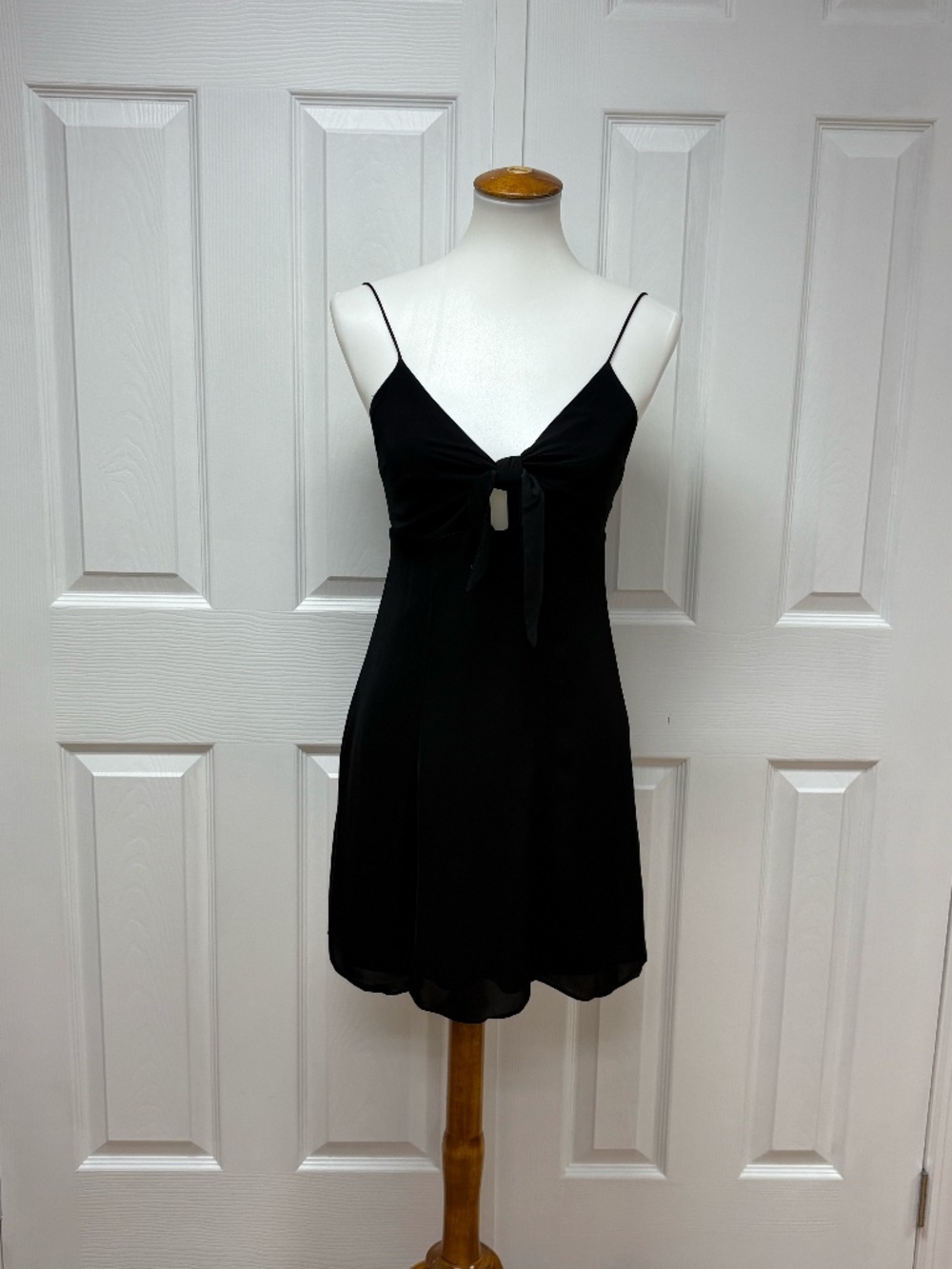Alice‎ + Olivia Roe Tie Front Flare Black Dress - Size  4.
